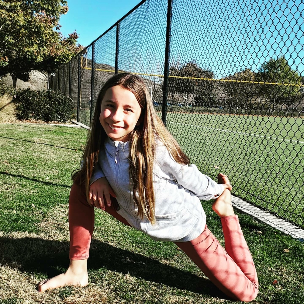 Meet your Posher, Emi